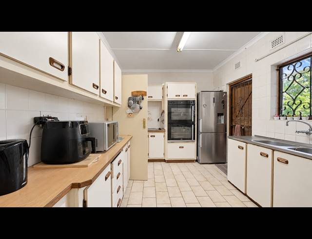 3 BEDROOM HOUSE FOR SALE IN CRESTHOLME